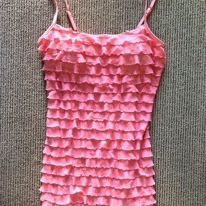 Top. Shirt. Color pink